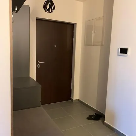 وردة اليجا Apartman